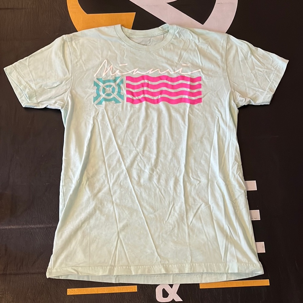 Progenex tee size medium